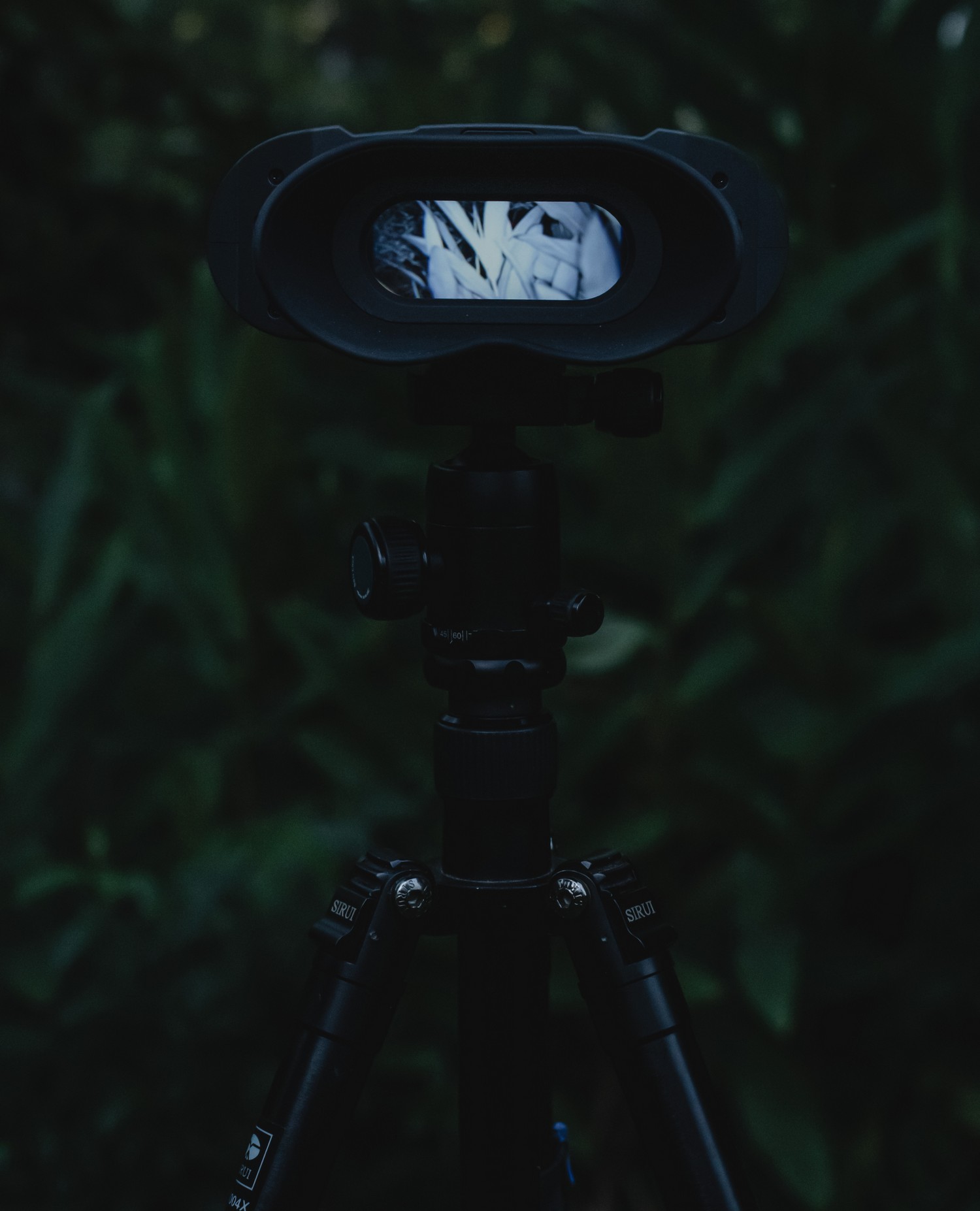 noktowizor NVB 200 - Automatyczne przełączanie trybu dziennego i nocnego w trybie dual