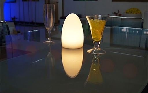 stylowe światło na stole - jajko