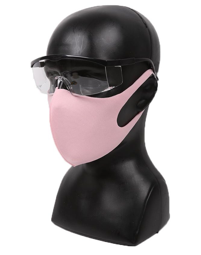 różowa elastyczna maska na twarz w okularach