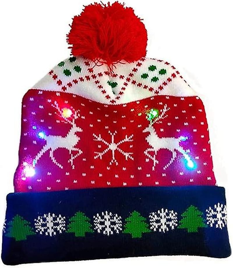 Czapka zimowa z pomponem, podświetlana choinka z żarówkami LED - CHRISTMAS DEER